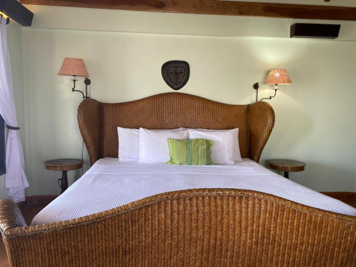 Tranquility Beach Suites Placencia ภายนอก รูปภาพ