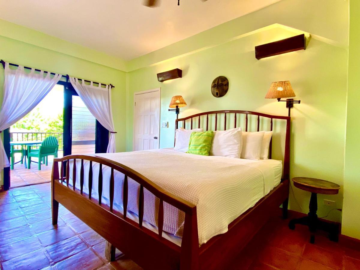 Tranquility Beach Suites Placencia ภายนอก รูปภาพ